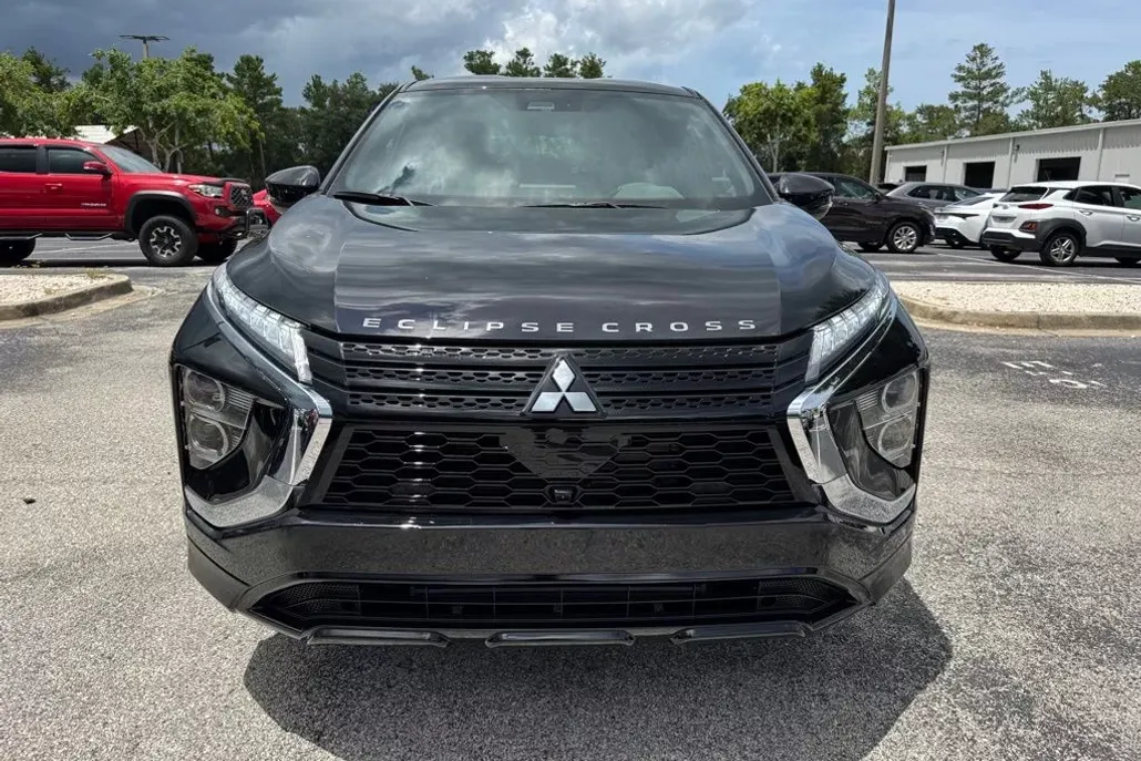 2025 Mitsubishi Eclipse Cross SEL photo 1