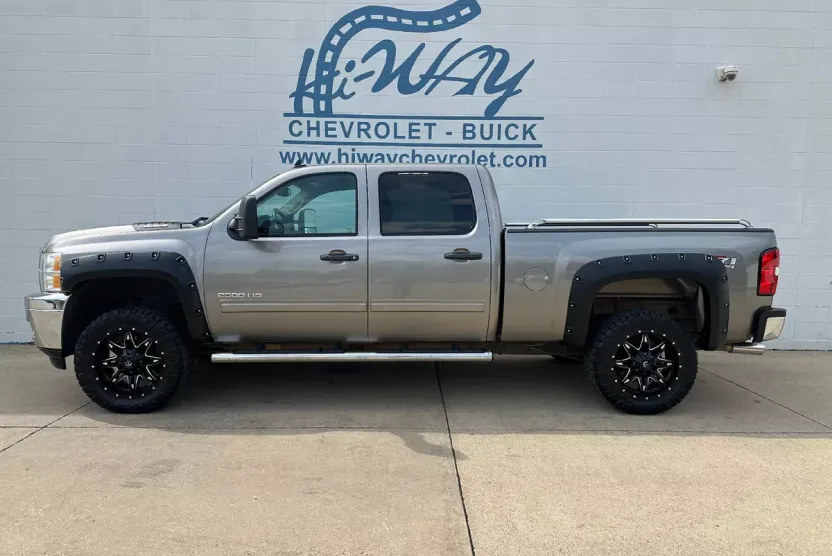 2012 Chevrolet Silverado 2500HD LT photo 1