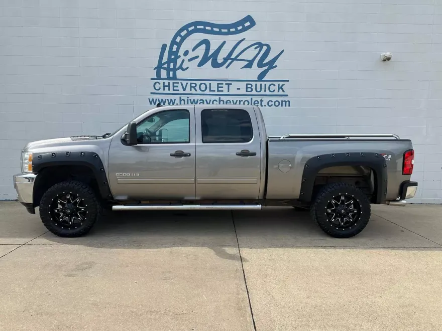 2012 Chevrolet Silverado 2500HD LT photo 1