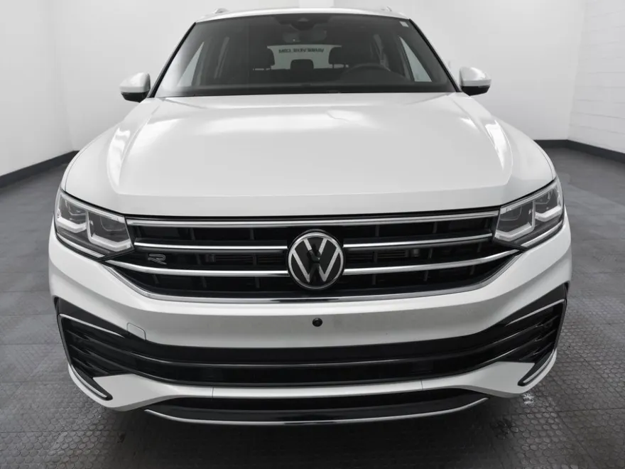 2022 Volkswagen Tiguan SEL Premium R-Line photo 1