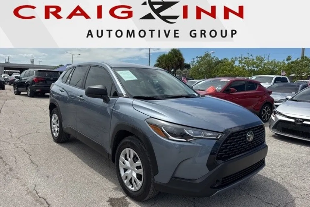 2024 Toyota Corolla Cross L photo 1