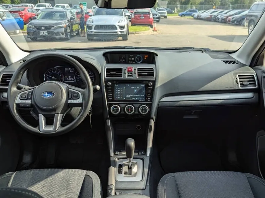 2017 Subaru Forester 2.5i Premium photo 1