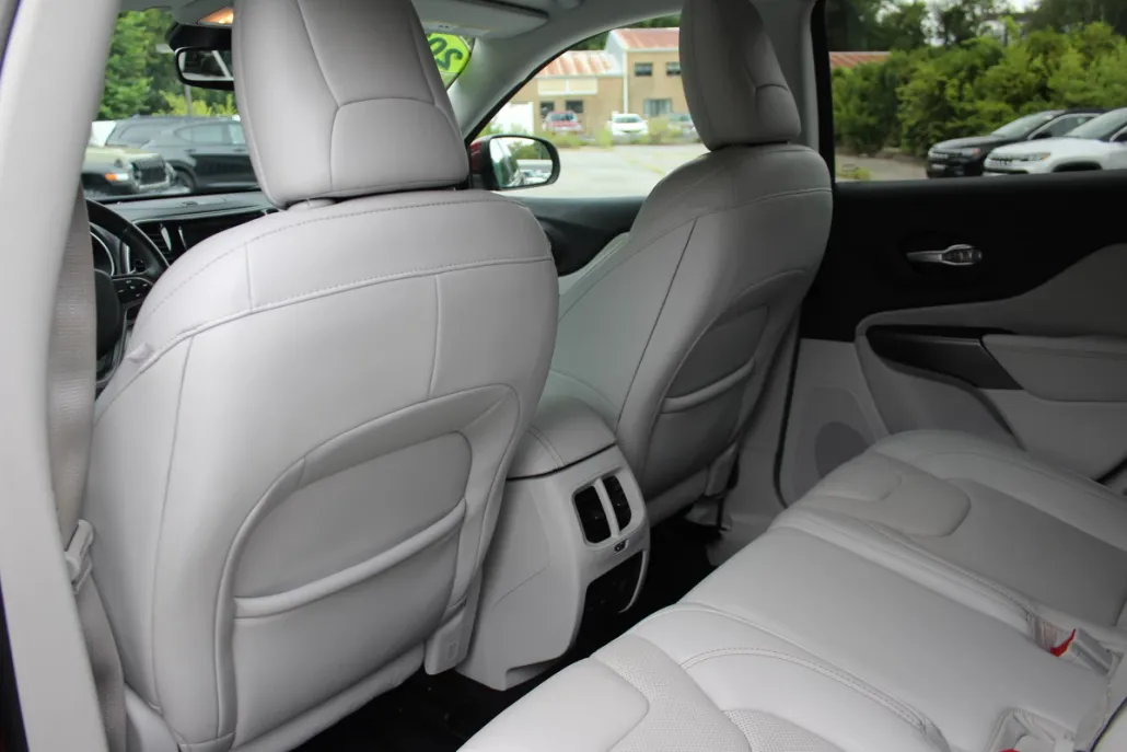 2020 Jeep Cherokee Limited photo 1