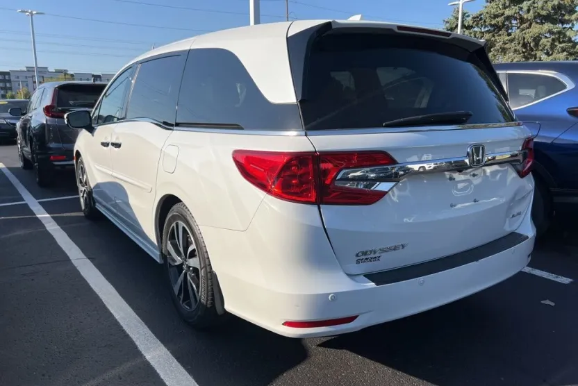 2020 Honda Odyssey Elite photo 1