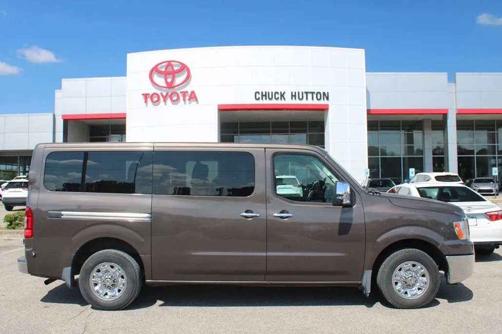 2017 Nissan NV3500 photo 1