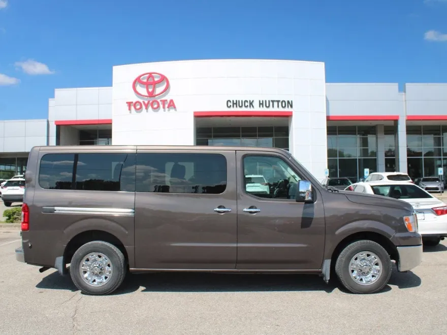 2017 Nissan NV3500 photo 1