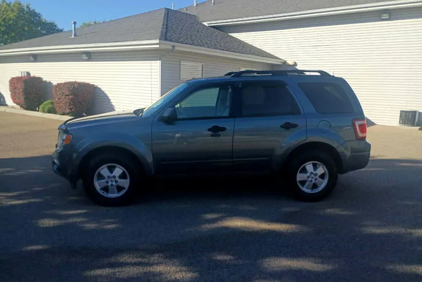 2011 Ford Escape XLT photo 1