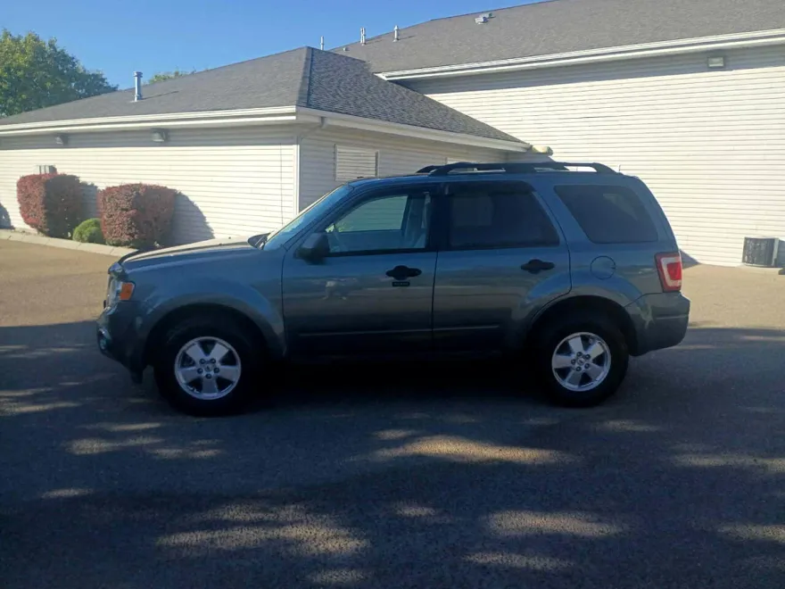 2011 Ford Escape XLT photo 1