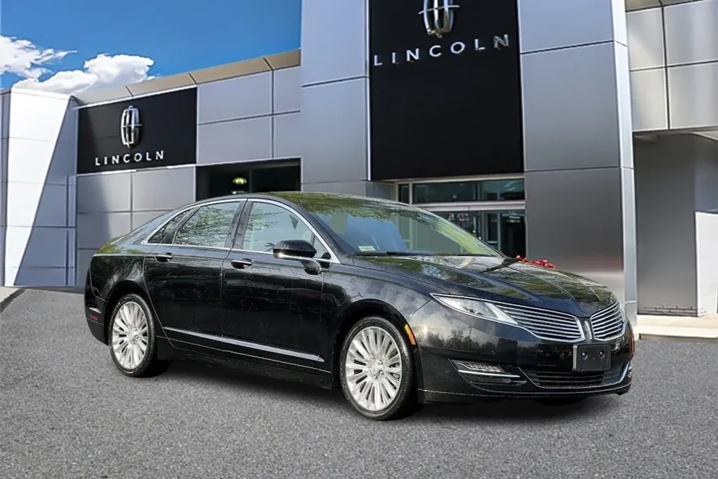 2016 Lincoln MKZ Base photo 1