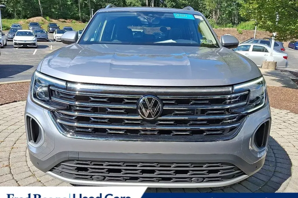 2024 Volkswagen Atlas SEL photo 1