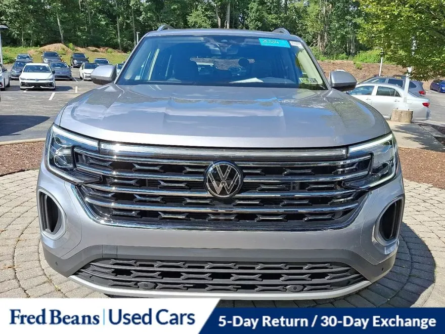 2024 Volkswagen Atlas SEL photo 1