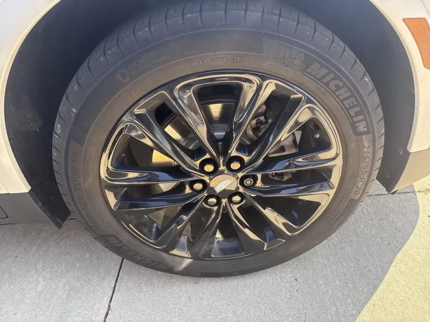 2021 Cadillac XT5 Premium Luxury photo 1