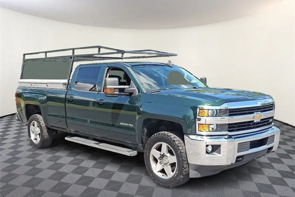 2015 Chevrolet Silverado 2500HD LT photo 1
