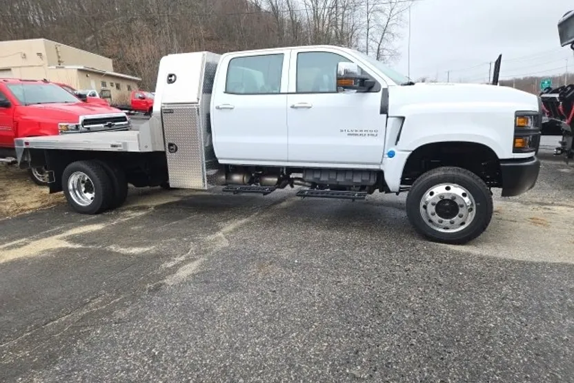 2024 Chevrolet Silverado 5500HD Work Truck photo 1
