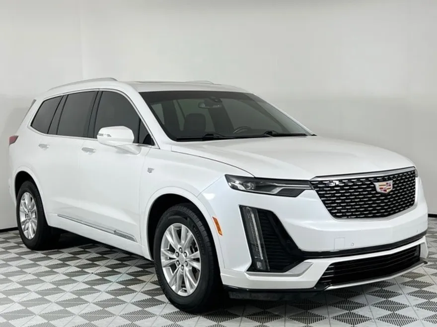 2024 Cadillac XT6 Luxury photo 1