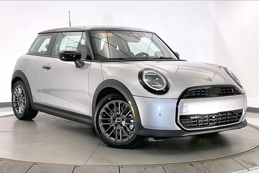 2025 Mini Cooper Hardtop 2 Door Signature photo 1