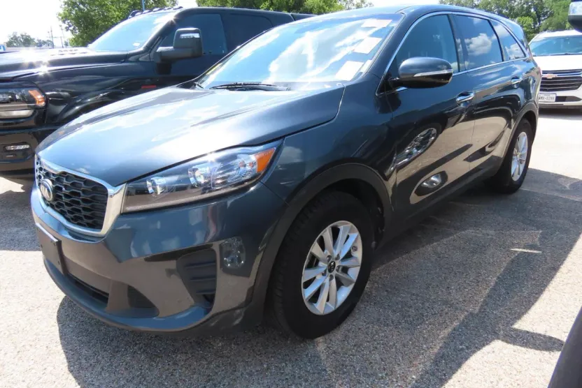 2020 Kia Sorento LX photo 1