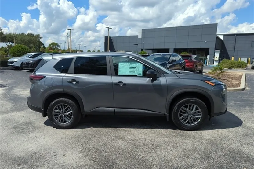 2026 Nissan Rogue S photo 1