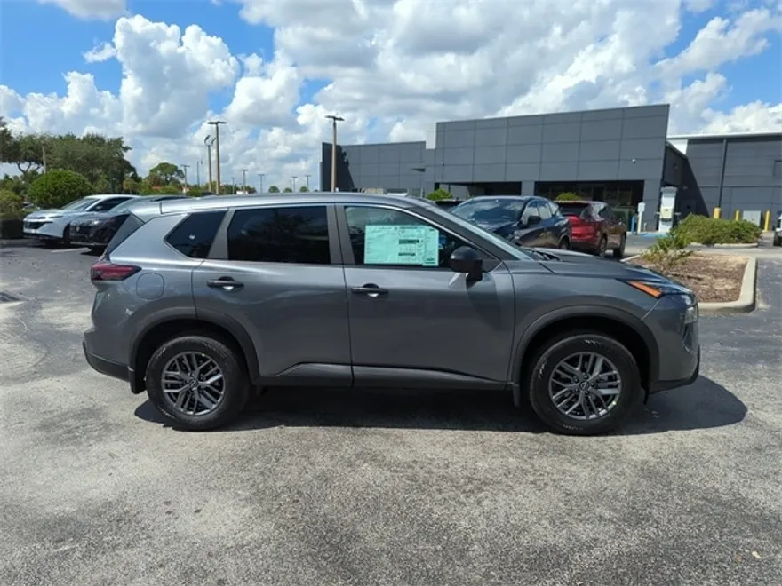 2026 Nissan Rogue S photo 1