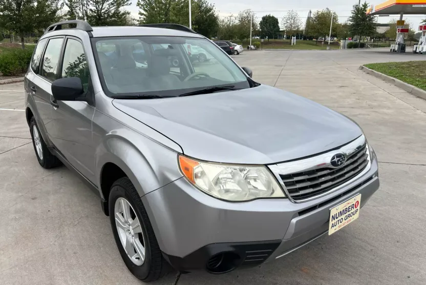 2010 Subaru Forester photo 1