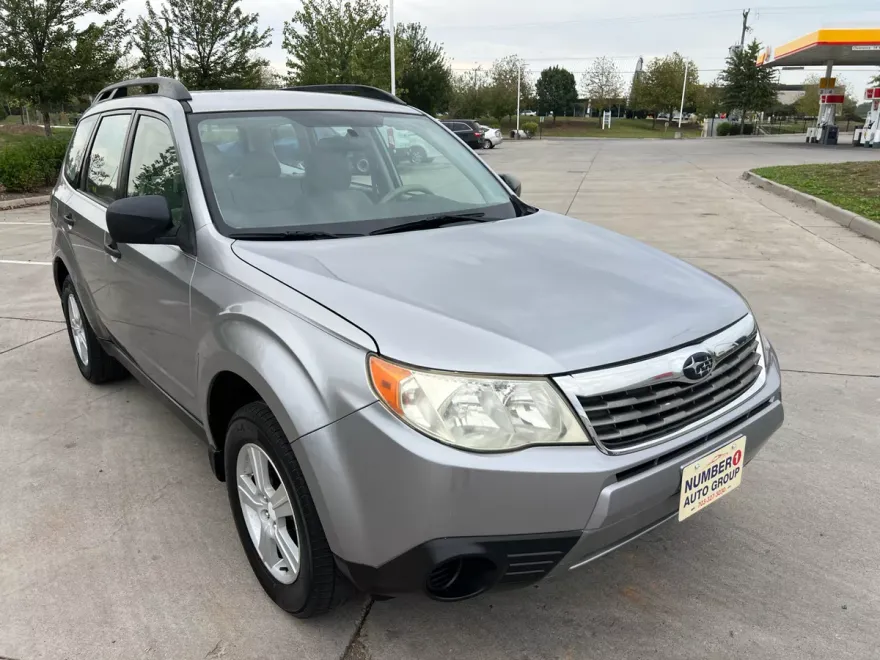2010 Subaru Forester photo 1