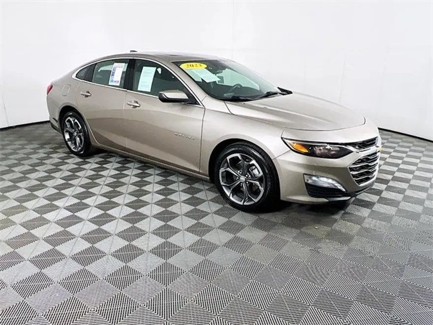 2023 Chevrolet Malibu 1LT photo 1