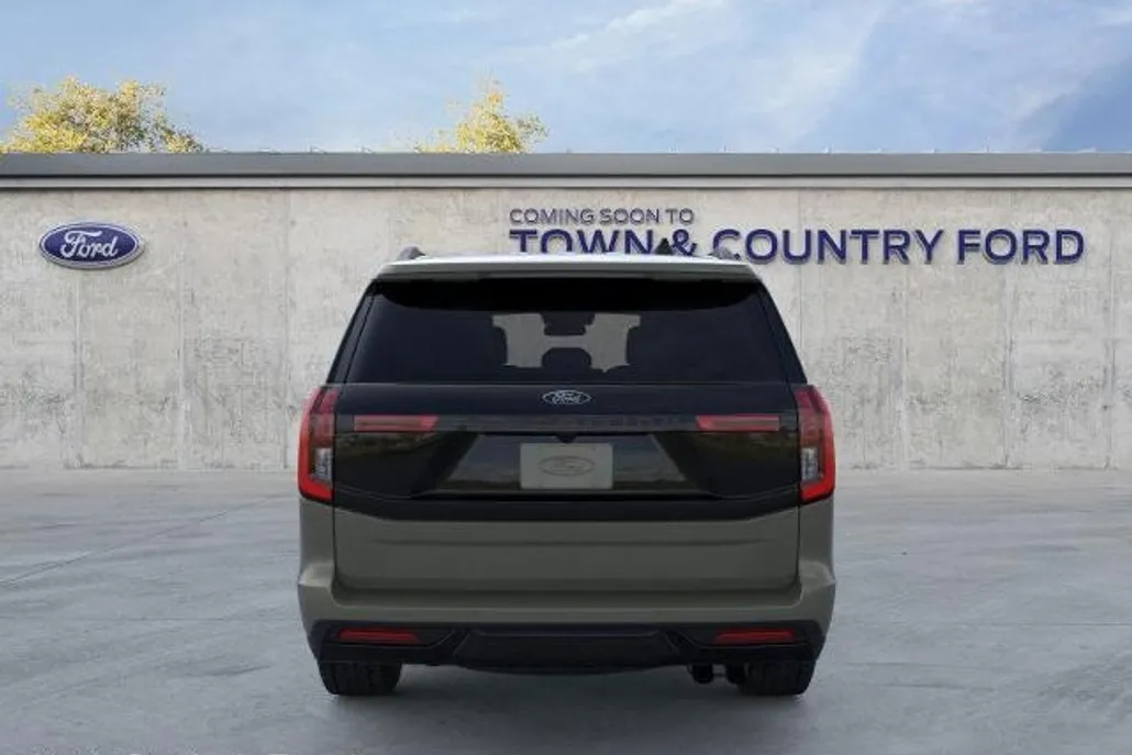 2025 Ford Expedition photo 1