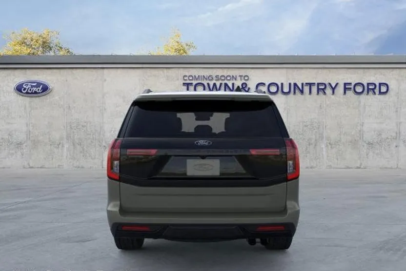 2025 Ford Expedition photo 1