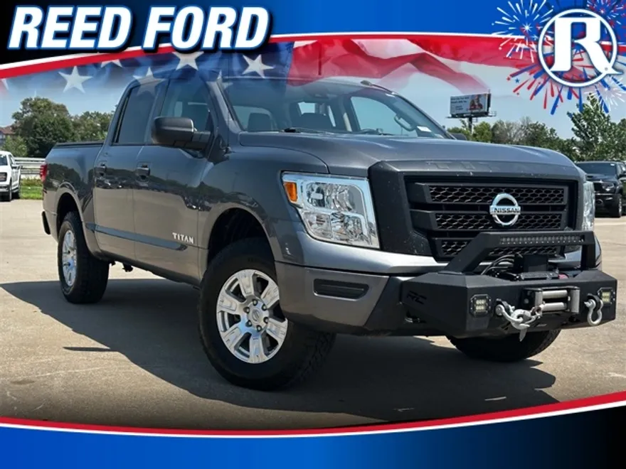 2021 Nissan Titan S photo 1