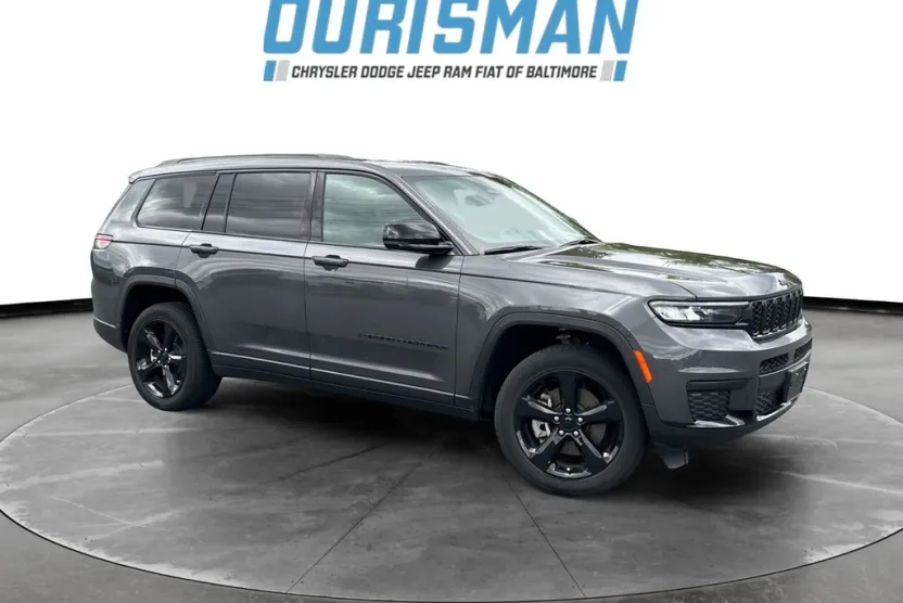 2023 Jeep Grand Cherokee Altitude photo 1