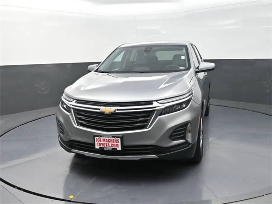 2023 Chevrolet Equinox LT photo 1
