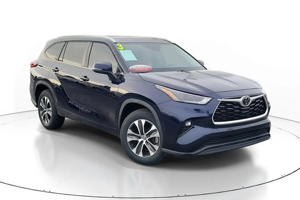 2023 Toyota Highlander XLE photo 1