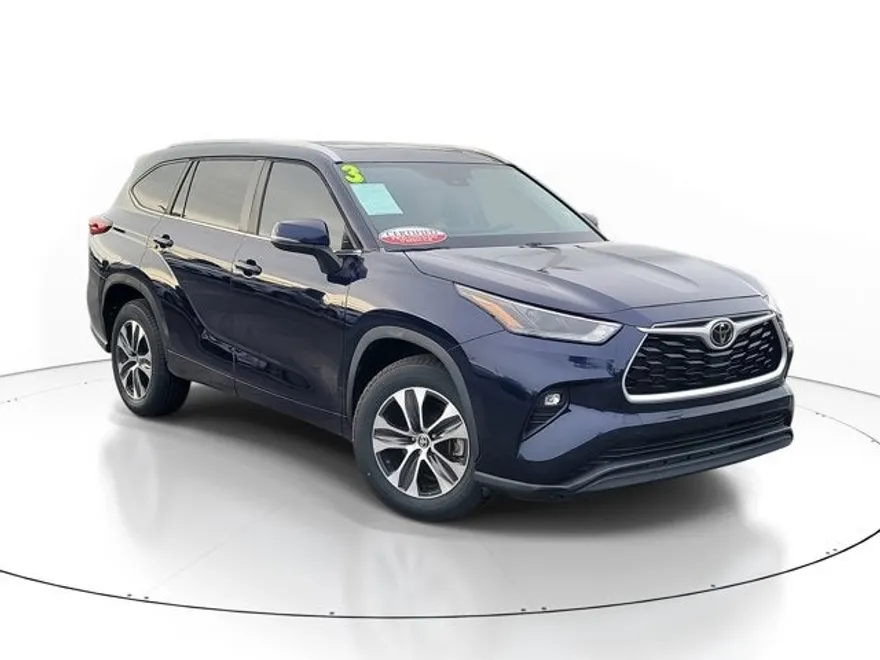 2023 Toyota Highlander XLE photo 1