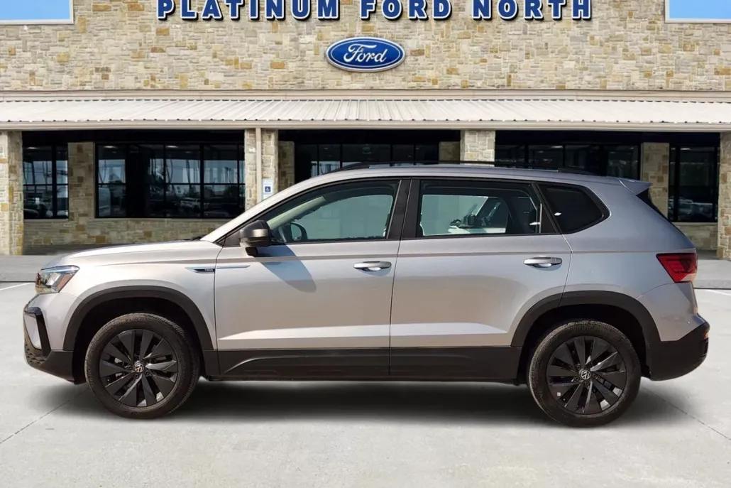 2022 Volkswagen Taos S photo 1