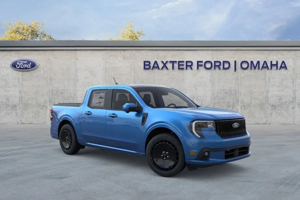 2025 Ford Maverick photo 1