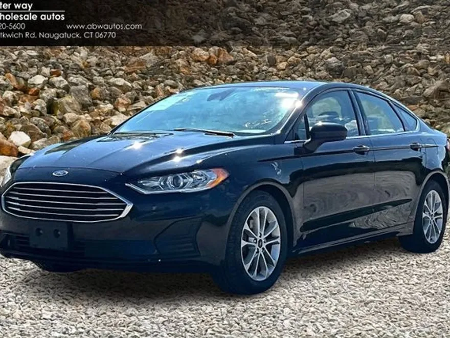 2020 Ford Fusion SE photo 1