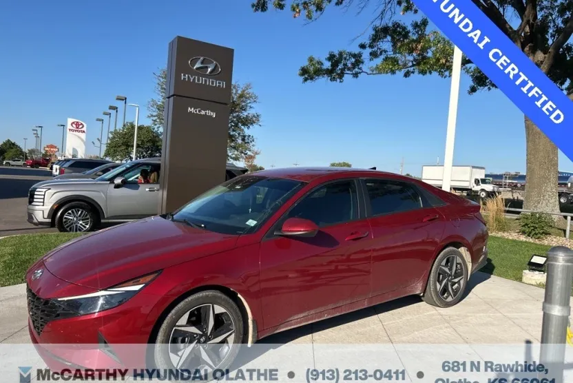 2023 Hyundai Elantra SEL photo 1