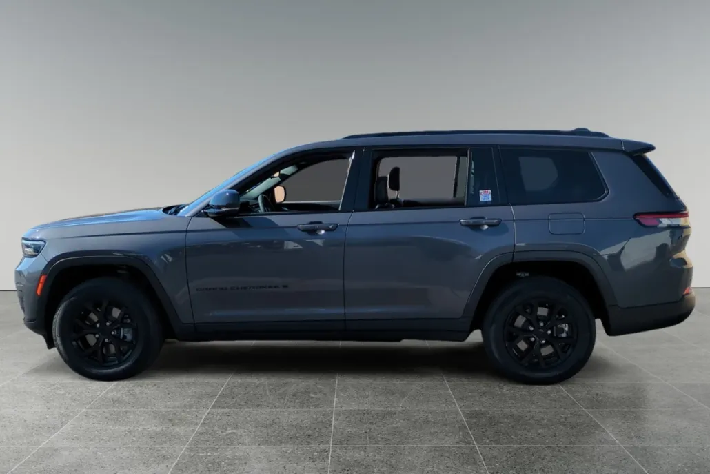 2024 Jeep Grand Cherokee Laredo photo 1