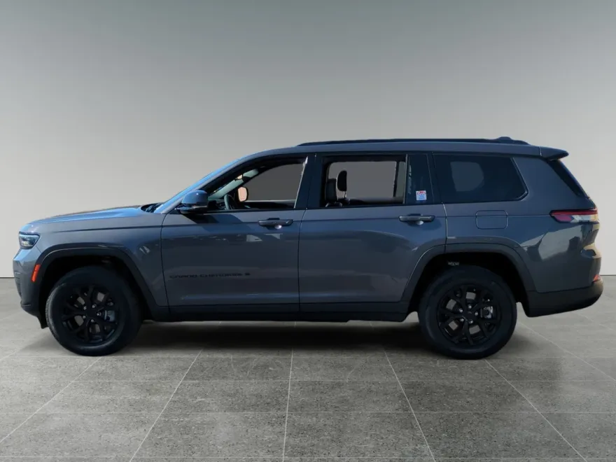 2024 Jeep Grand Cherokee Laredo photo 1