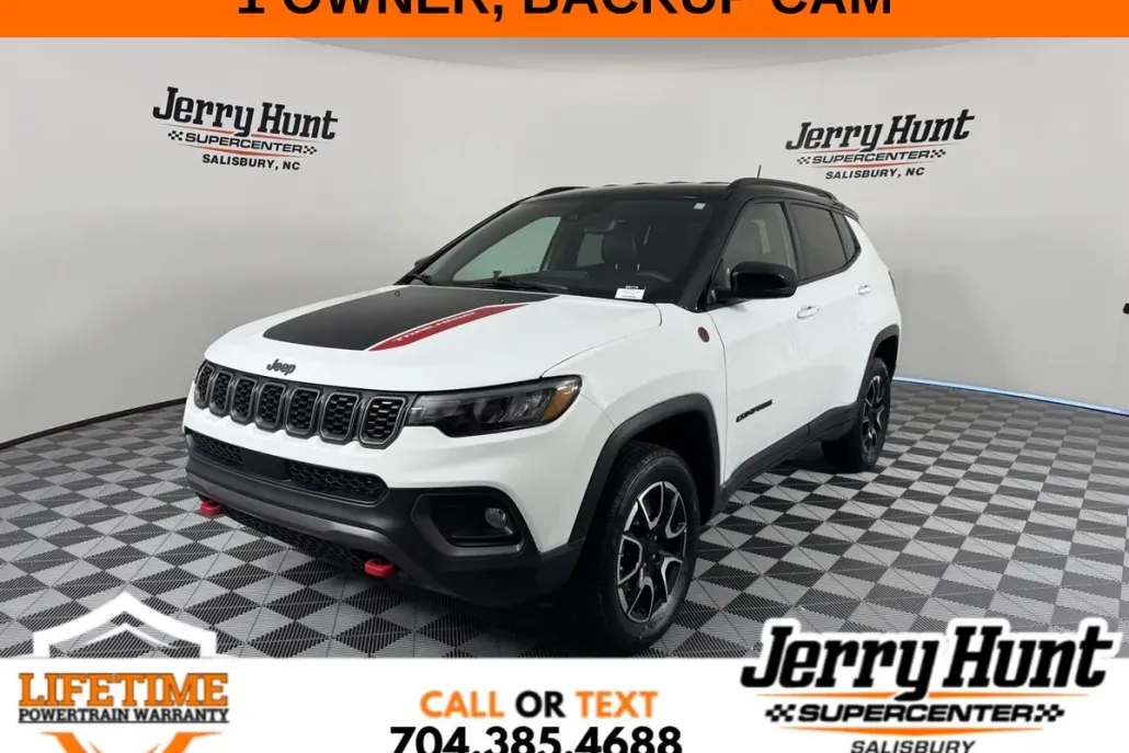 2024 Jeep Compass Trailhawk photo 1