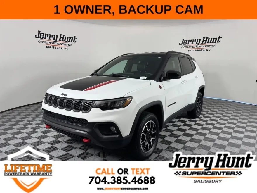 2024 Jeep Compass Trailhawk photo 1