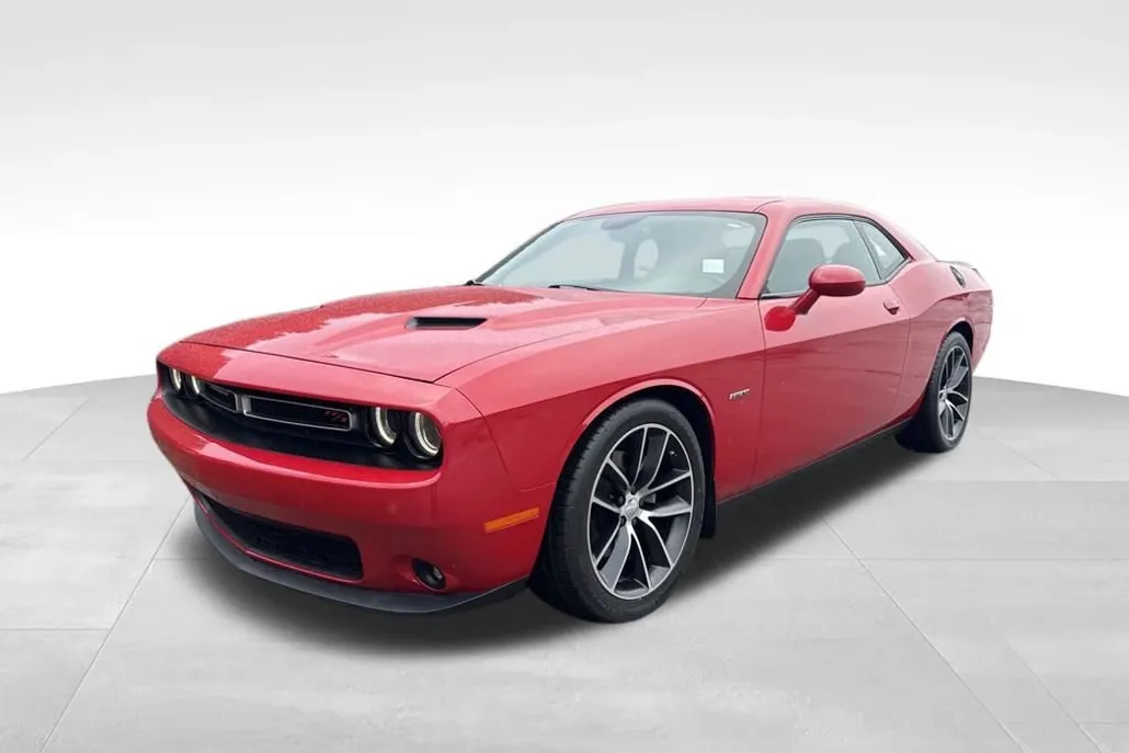 2015 Dodge Challenger R/T photo 1