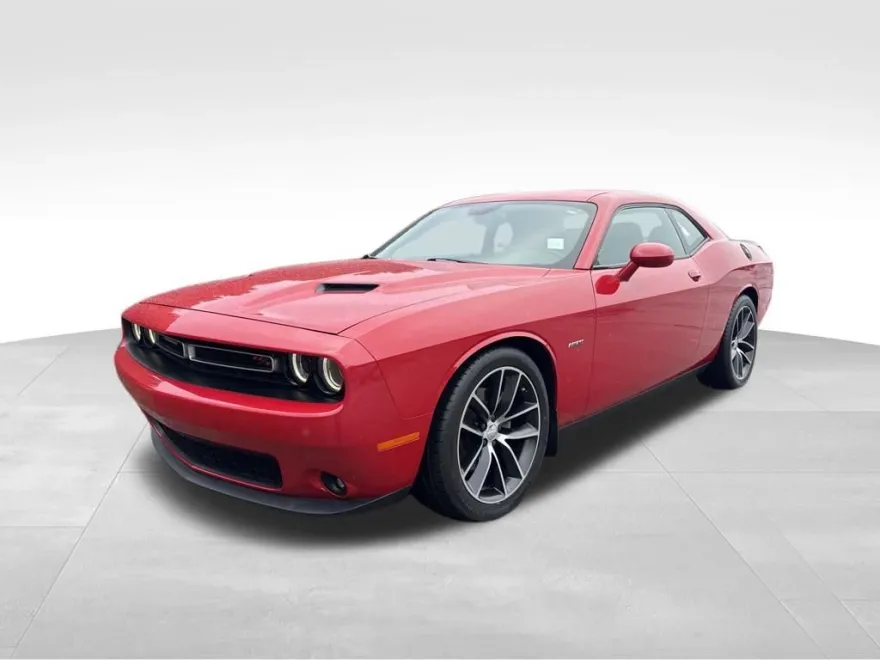 2015 Dodge Challenger R/T photo 1