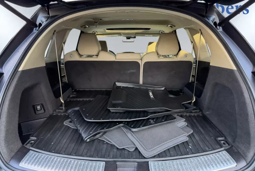 2018 Acura MDX SH-AWD photo 1