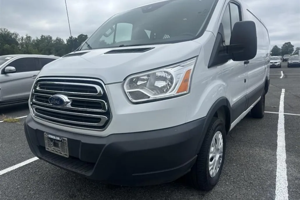2019 Ford Transit Van photo 1