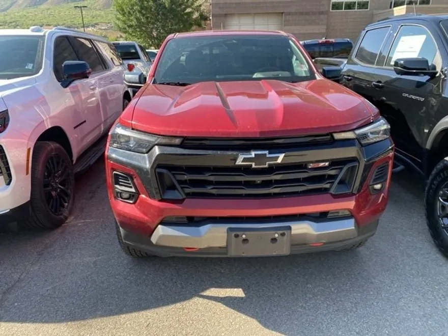 2024 Chevrolet Colorado Z71 photo 1