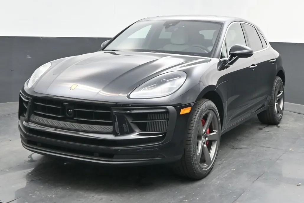 2025 Porsche Macan S photo 1