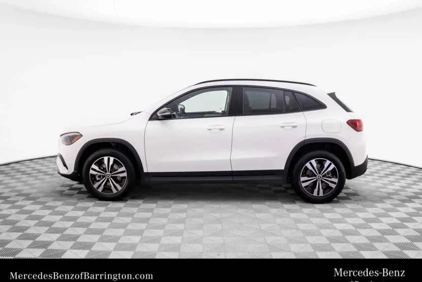 2026 Mercedes Benz GLA 250 4MATIC photo 1