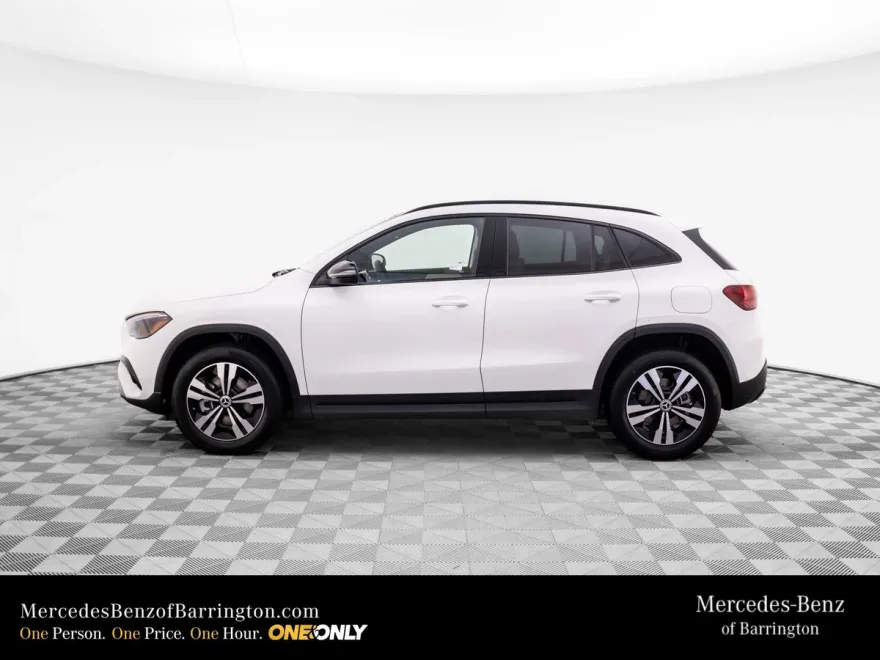 2026 Mercedes Benz GLA 250 4MATIC photo 1