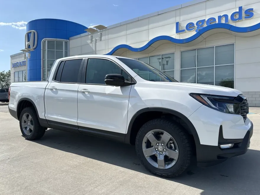 2025 Honda Ridgeline TrailSport photo 1